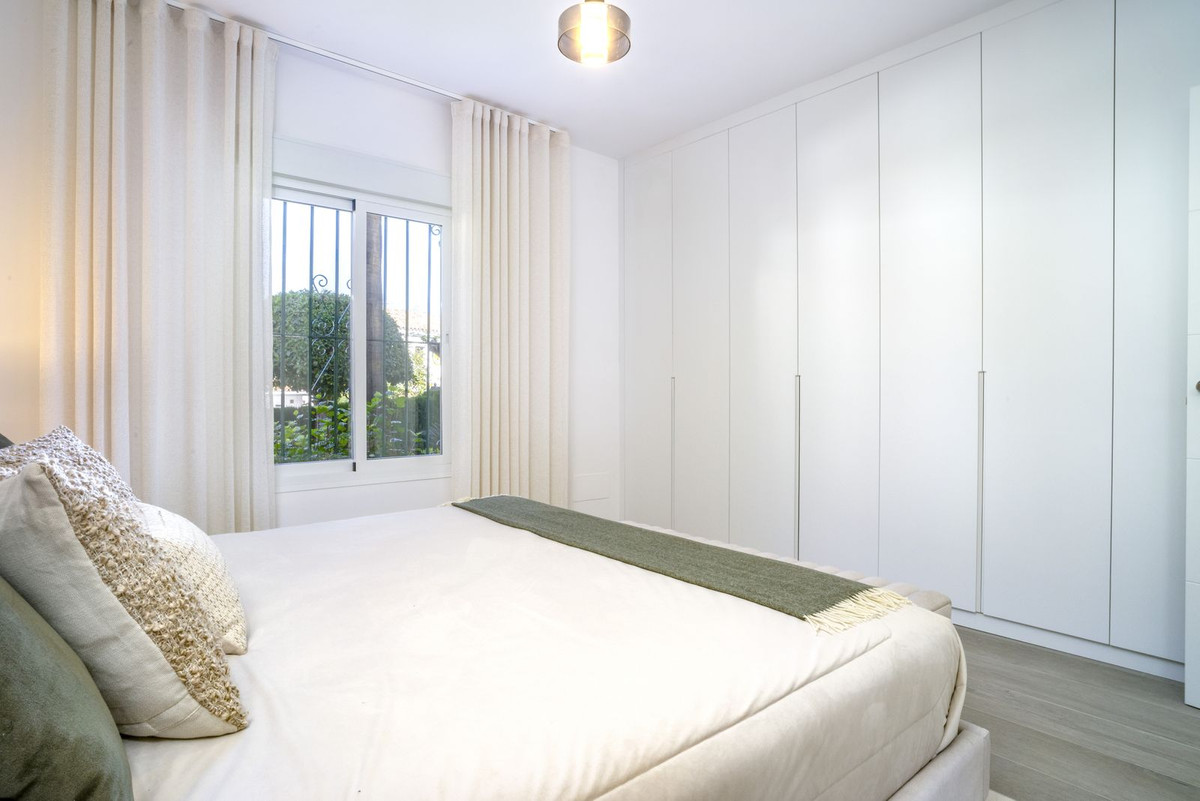 3 Bed Apartment for sale in Nueva Andalucía Costa Del Sol, Málaga, Spain