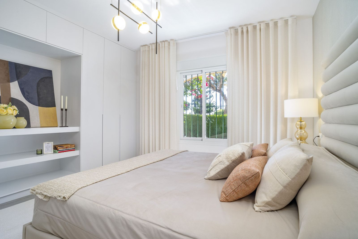 3 Bed Apartment for sale in Nueva Andalucía Costa Del Sol, Málaga, Spain