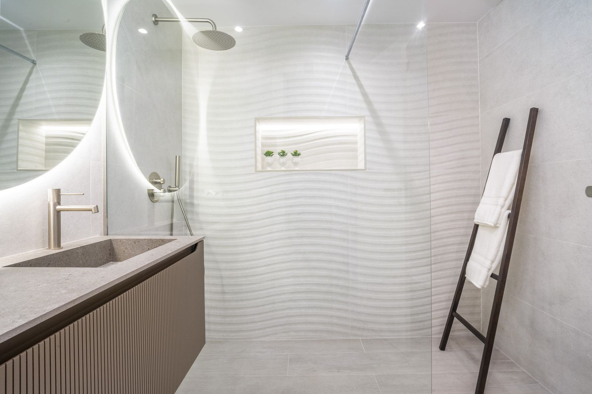 3 Bed Apartment for sale in Nueva Andalucía Costa Del Sol, Málaga, Spain