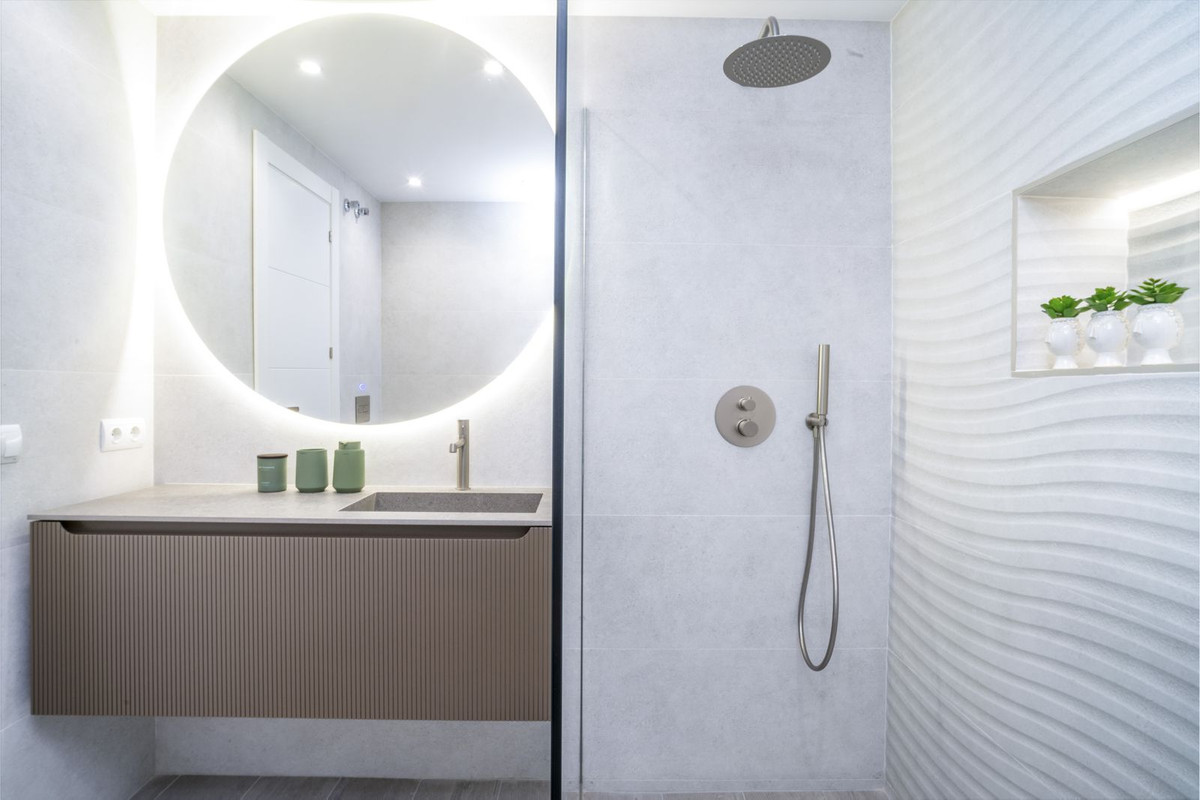 3 Bed Apartment for sale in Nueva Andalucía Costa Del Sol, Málaga, Spain