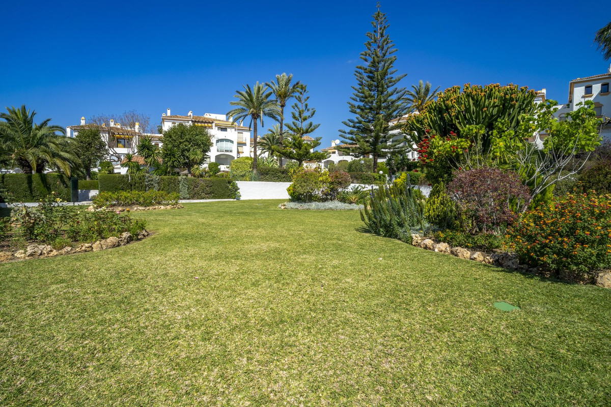 3 Bed Apartment for sale in Nueva Andalucía Costa Del Sol, Málaga, Spain