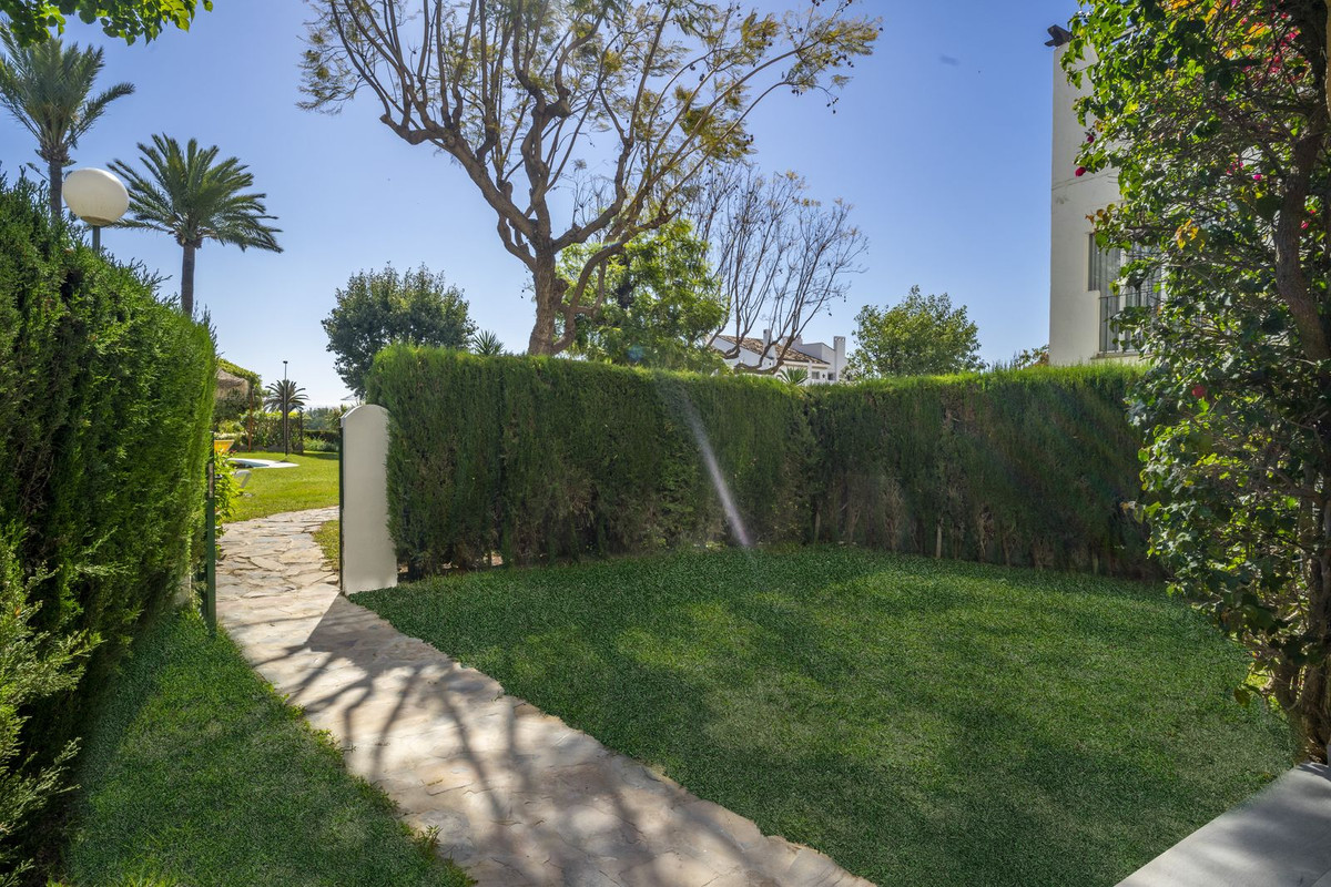 3 Bed Apartment for sale in Nueva Andalucía Costa Del Sol, Málaga, Spain