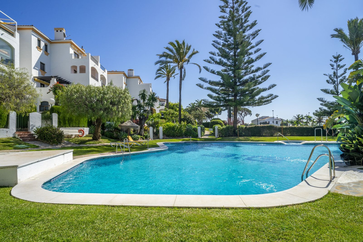 3 Bed Apartment for sale in Nueva Andalucía Costa Del Sol, Málaga, Spain