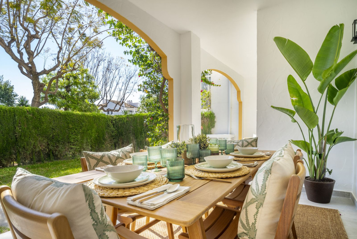 3 Bed Apartment for sale in Nueva Andalucía Costa Del Sol, Málaga, Spain