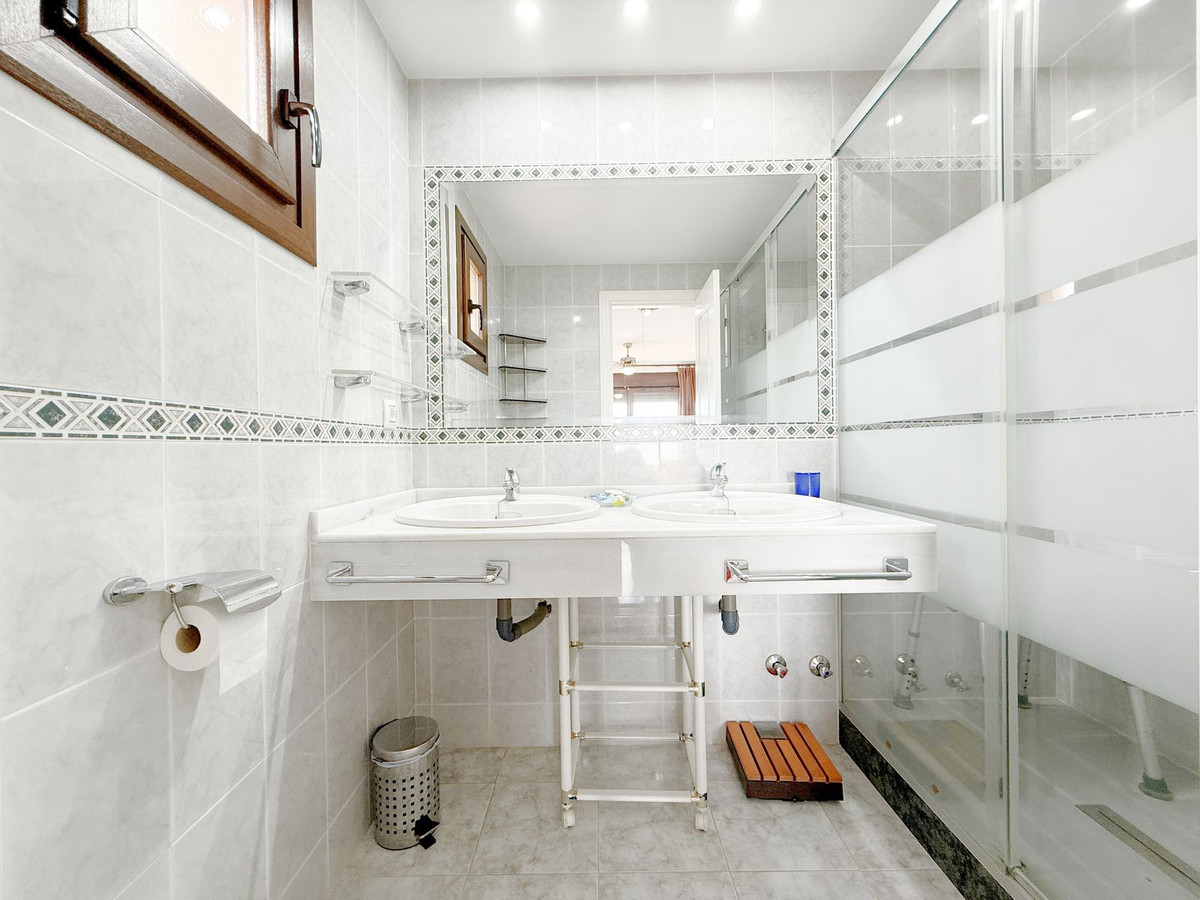 Se vende Adosada de 4 dormitorios en Costa Del Sol, Málaga, España