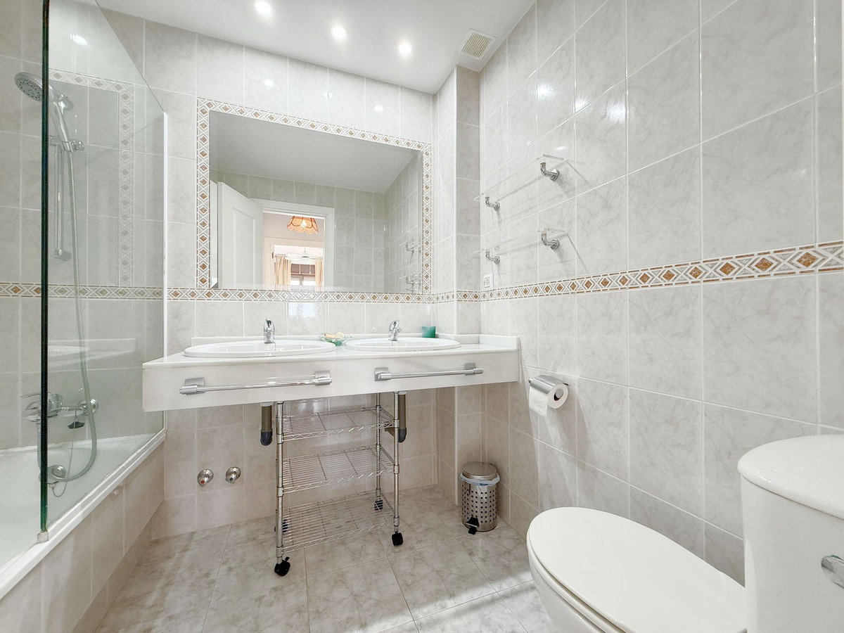 Se vende Adosada de 4 dormitorios en Costa Del Sol, Málaga, España