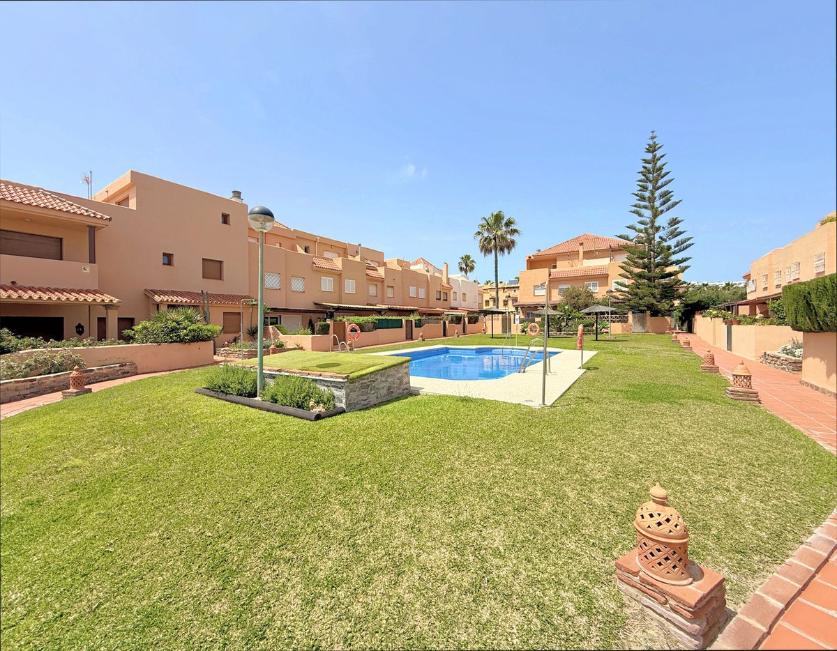 Se vende Adosada de 4 dormitorios en Costa Del Sol, Málaga, España