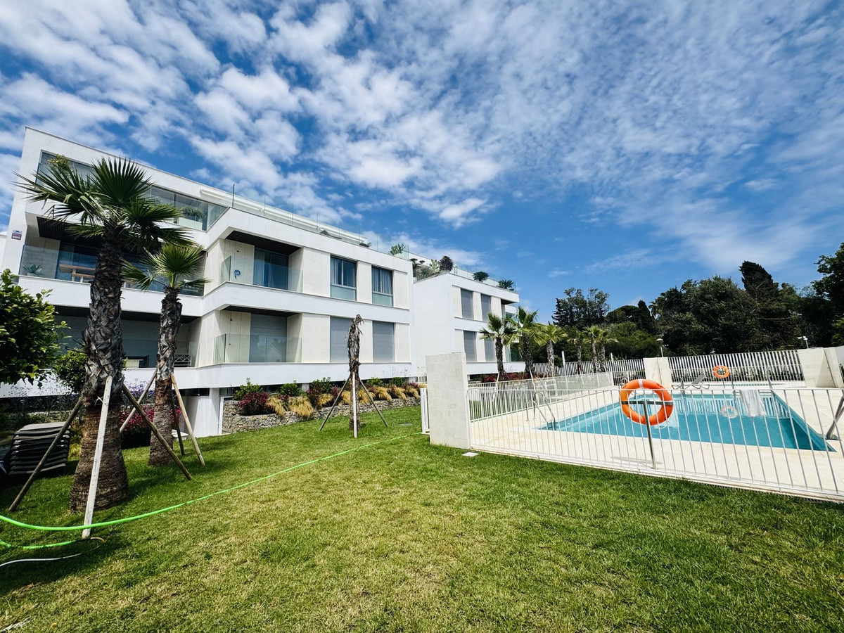2 Bed Apartment for sale in Elviria Costa Del Sol, Málaga, Spain