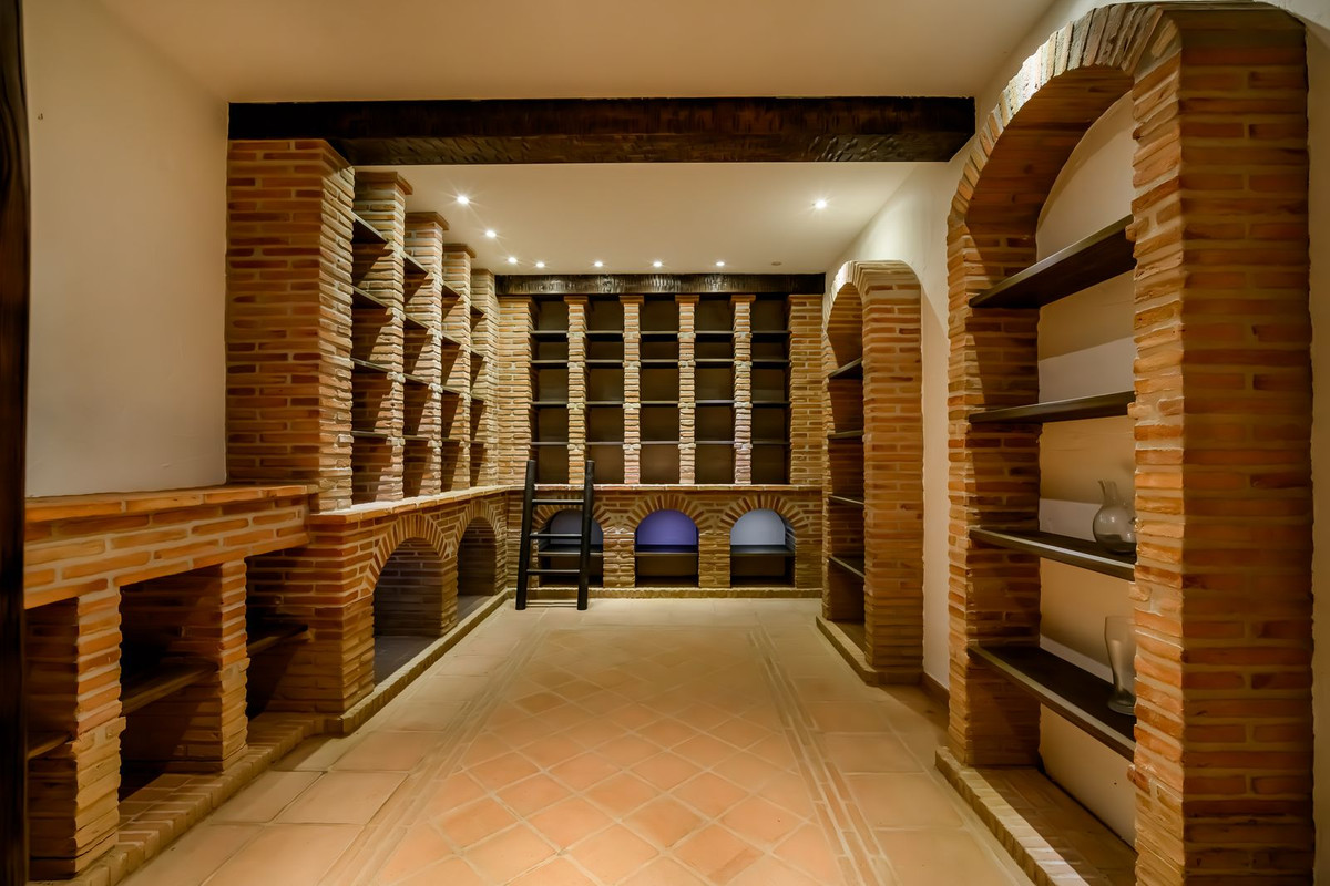Se vende Villa - Chalet de 6 dormitorios en Costa Del Sol, Málaga, España