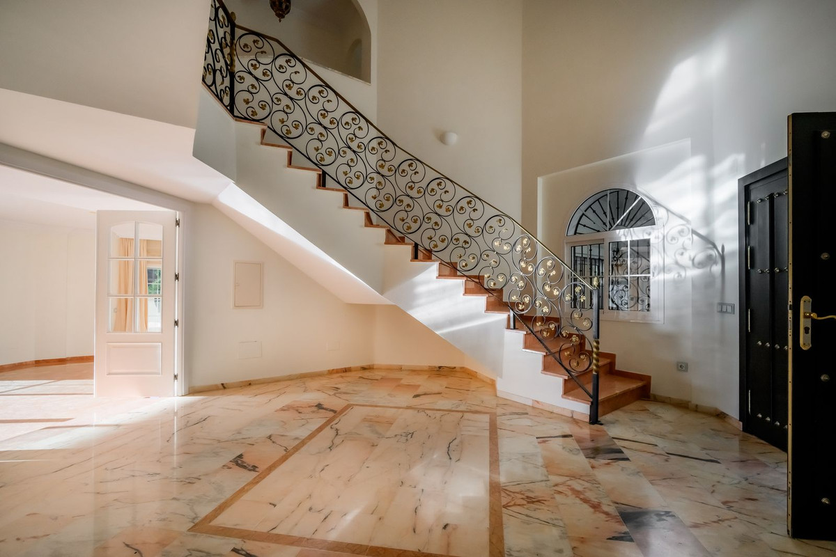 Se vende Villa - Chalet de 6 dormitorios en Costa Del Sol, Málaga, España