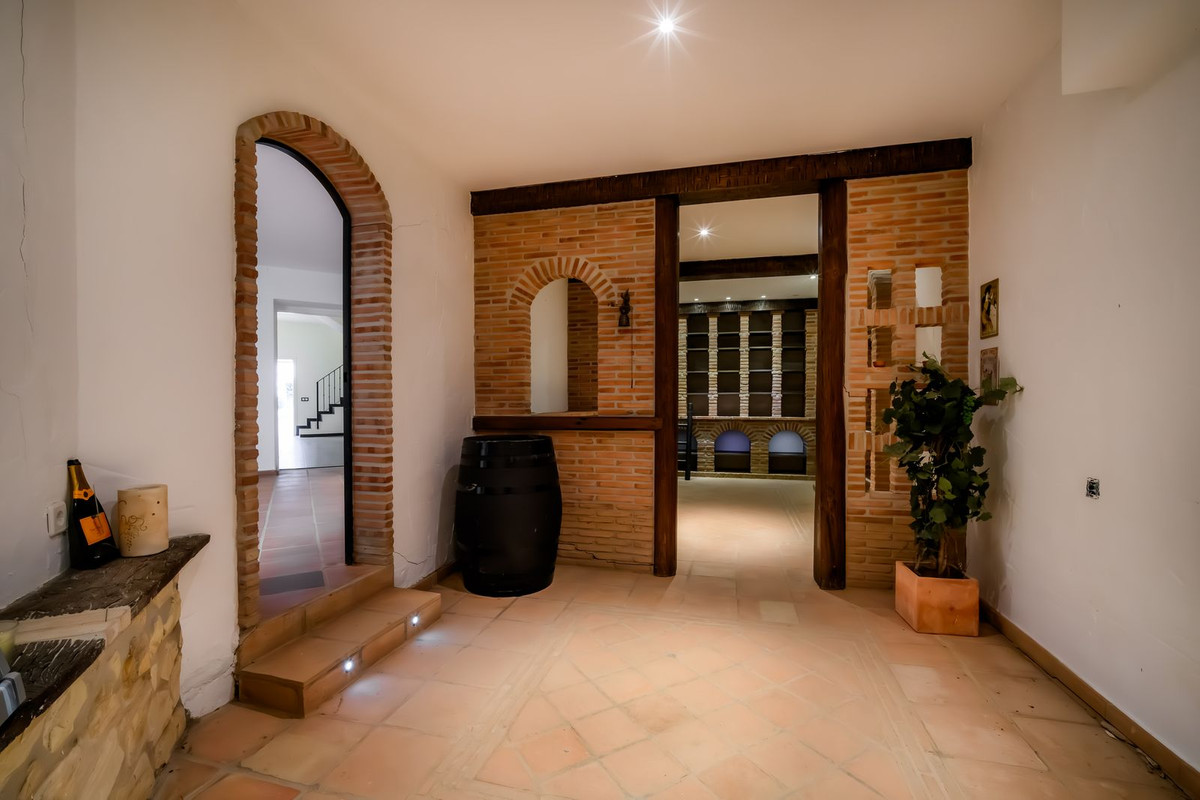 Se vende Villa - Chalet de 6 dormitorios en Costa Del Sol, Málaga, España