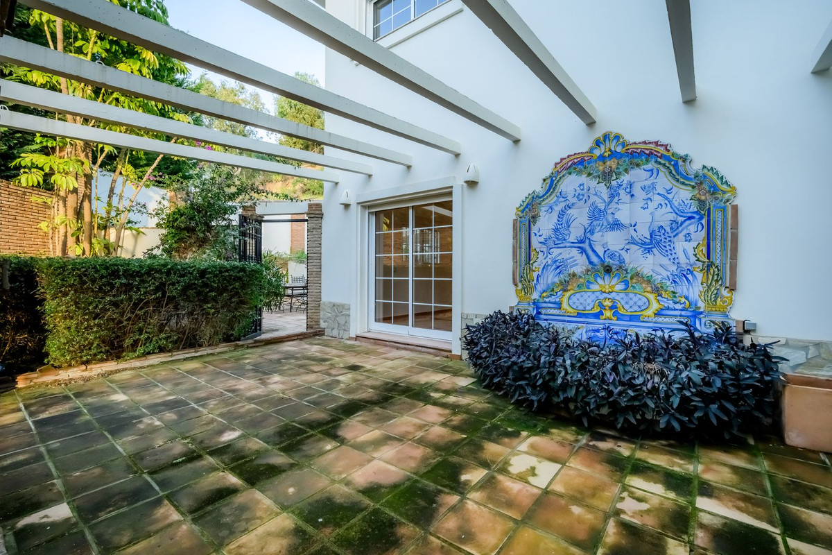 Se vende Villa - Chalet de 6 dormitorios en Costa Del Sol, Málaga, España