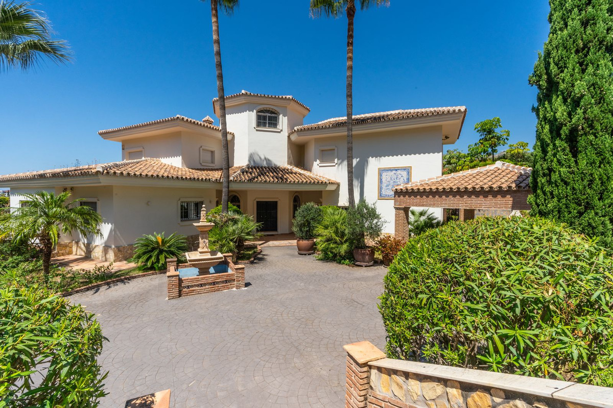 Se vende Villa - Chalet de 6 dormitorios en Costa Del Sol, Málaga, España