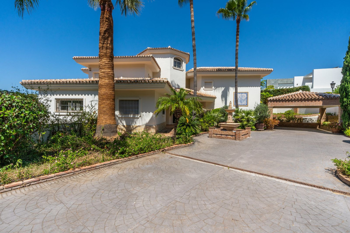 Se vende Villa - Chalet de 6 dormitorios en Costa Del Sol, Málaga, España