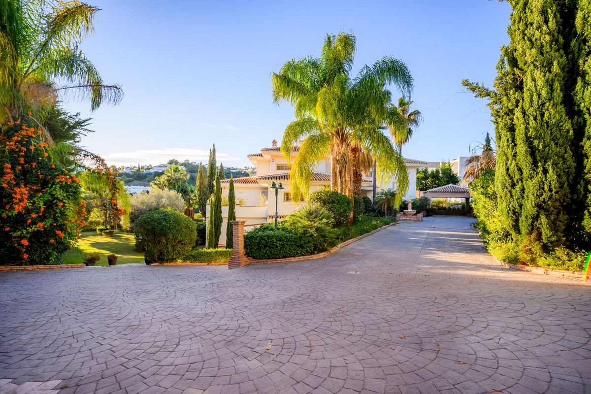 Se vende Villa - Chalet de 6 dormitorios en Costa Del Sol, Málaga, España