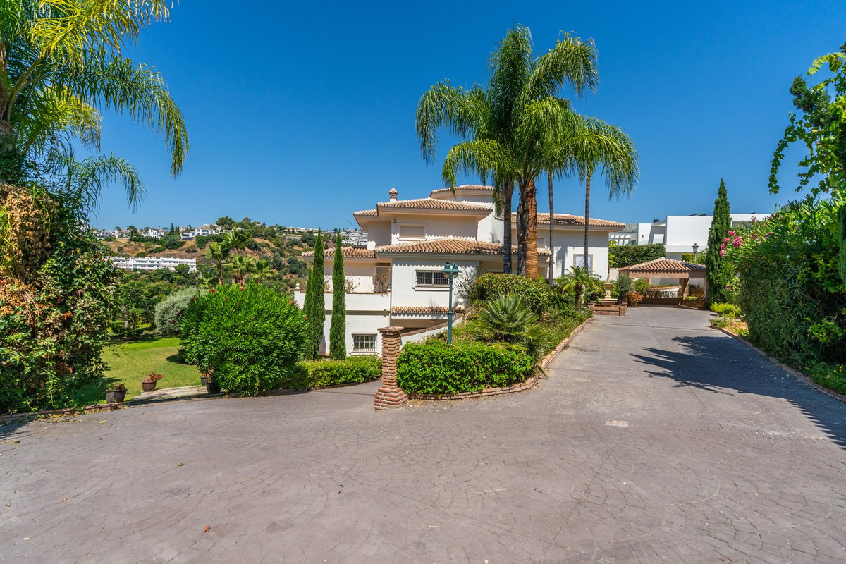Se vende Villa - Chalet de 6 dormitorios en Costa Del Sol, Málaga, España
