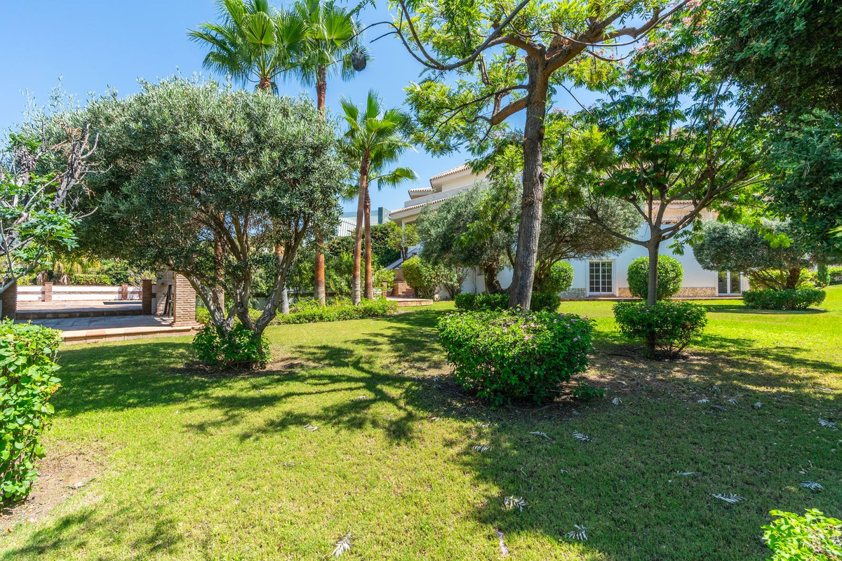 Se vende Villa - Chalet de 6 dormitorios en Costa Del Sol, Málaga, España