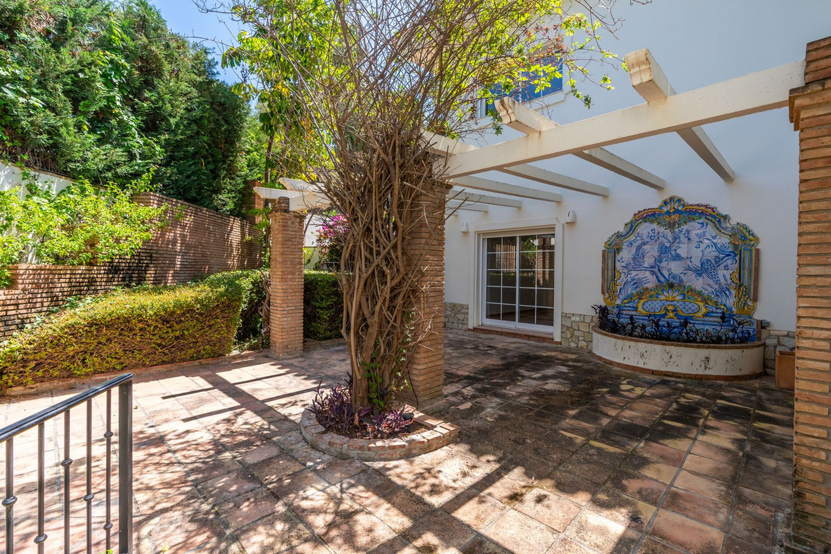 Se vende Villa - Chalet de 6 dormitorios en Costa Del Sol, Málaga, España