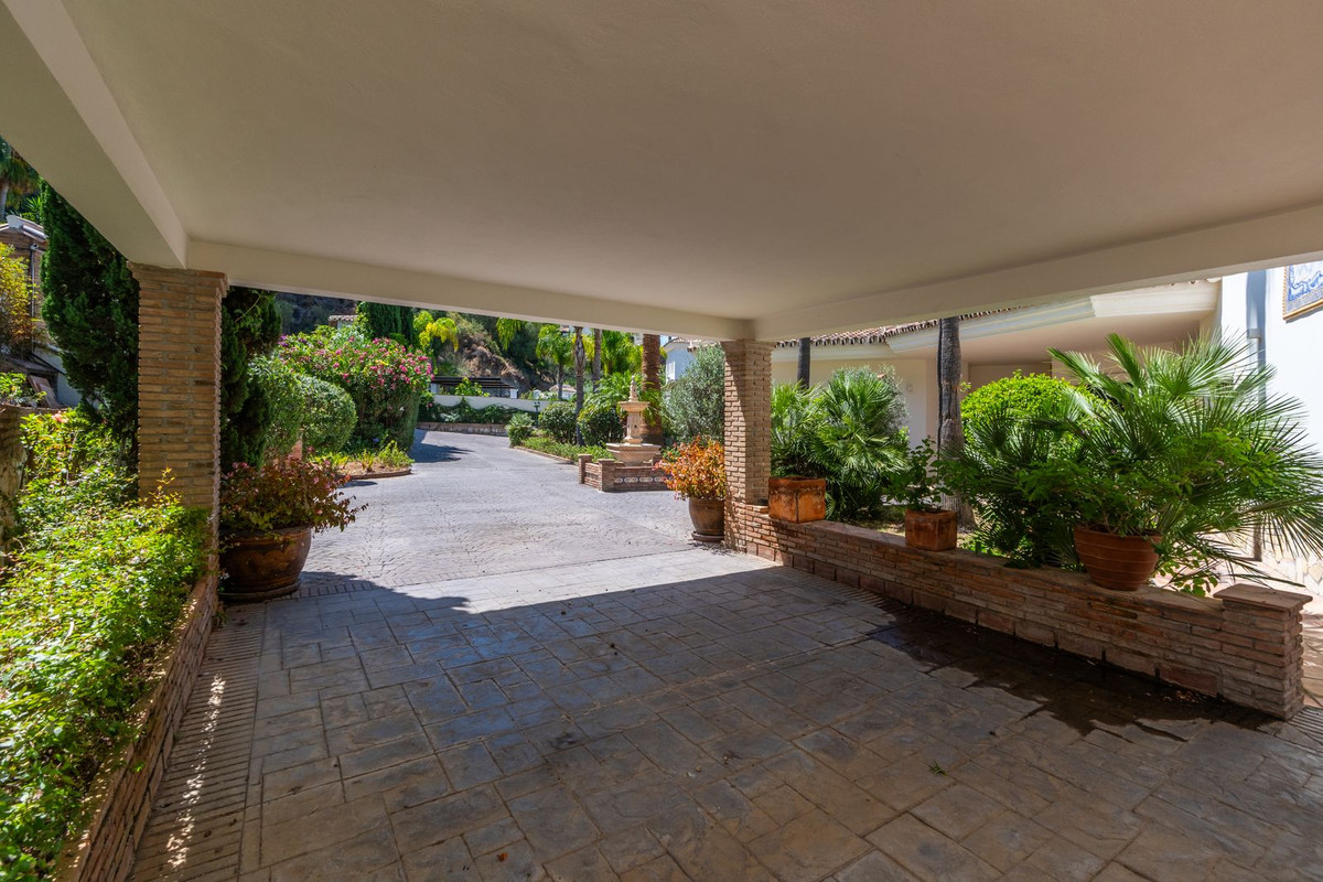 Se vende Villa - Chalet de 6 dormitorios en Costa Del Sol, Málaga, España