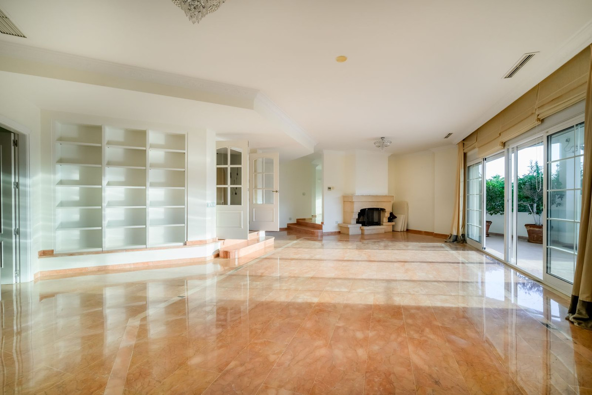 Se vende Villa - Chalet de 6 dormitorios en Costa Del Sol, Málaga, España