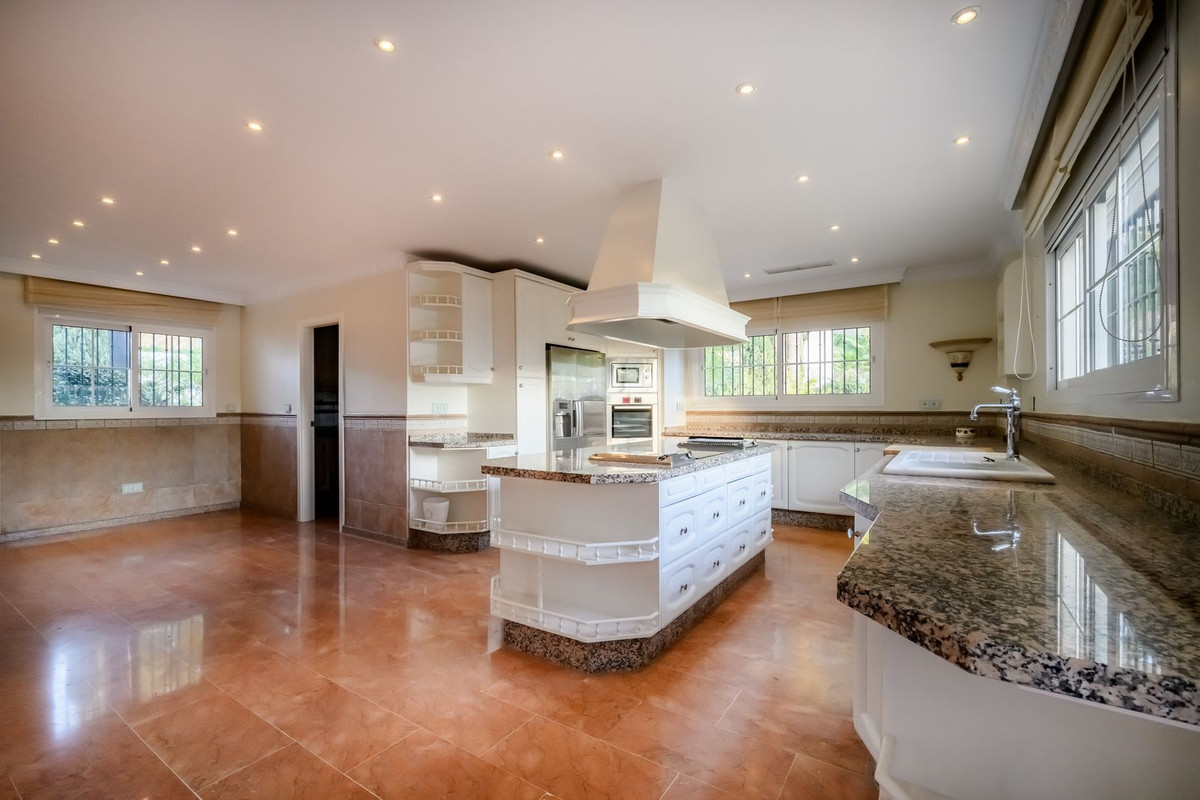 Se vende Villa - Chalet de 6 dormitorios en Costa Del Sol, Málaga, España