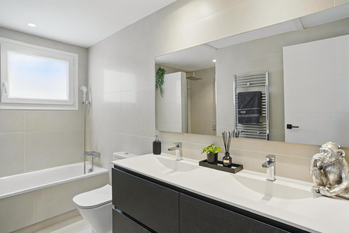 4 Bed Townhouse for sale in La Cala De Mijas Costa Del Sol, Málaga, Spain