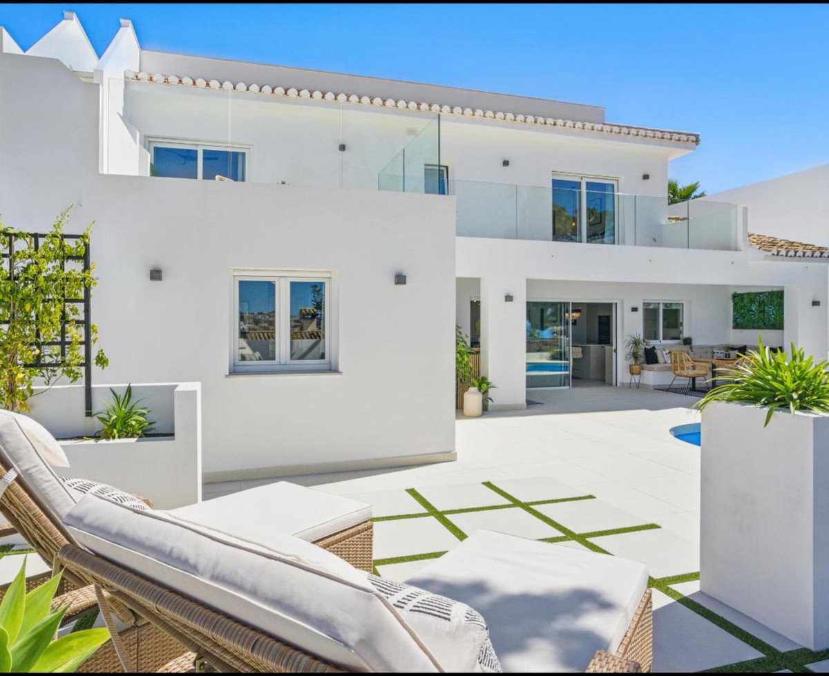 4 Bed Townhouse for sale in La Cala De Mijas Costa Del Sol, Málaga, Spain