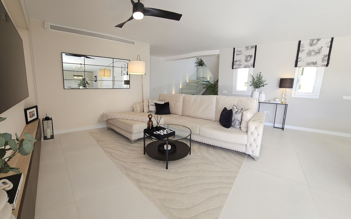 4 Bed Townhouse for sale in La Cala De Mijas Costa Del Sol, Málaga, Spain