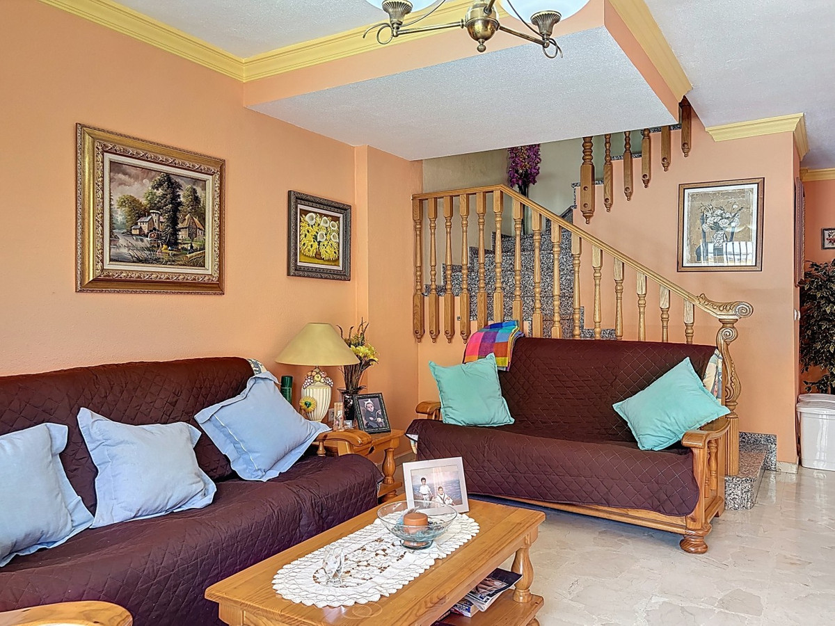 Se vende Pareada de 6 dormitorios en Costa Del Sol East, Málaga, España