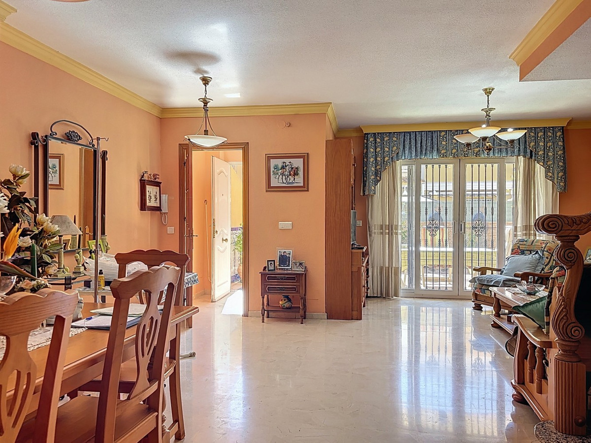 Se vende Pareada de 6 dormitorios en Costa Del Sol East, Málaga, España
