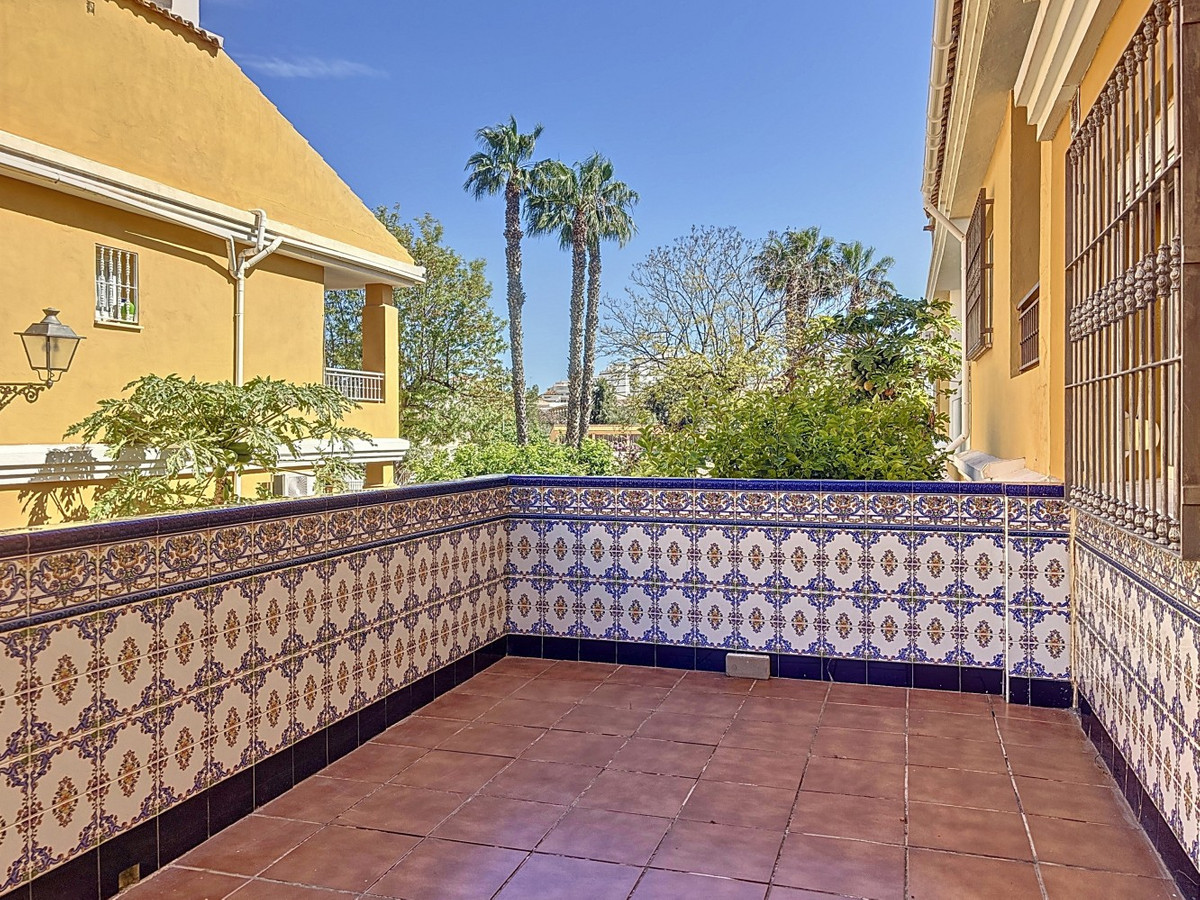 Se vende Pareada de 6 dormitorios en Costa Del Sol East, Málaga, España