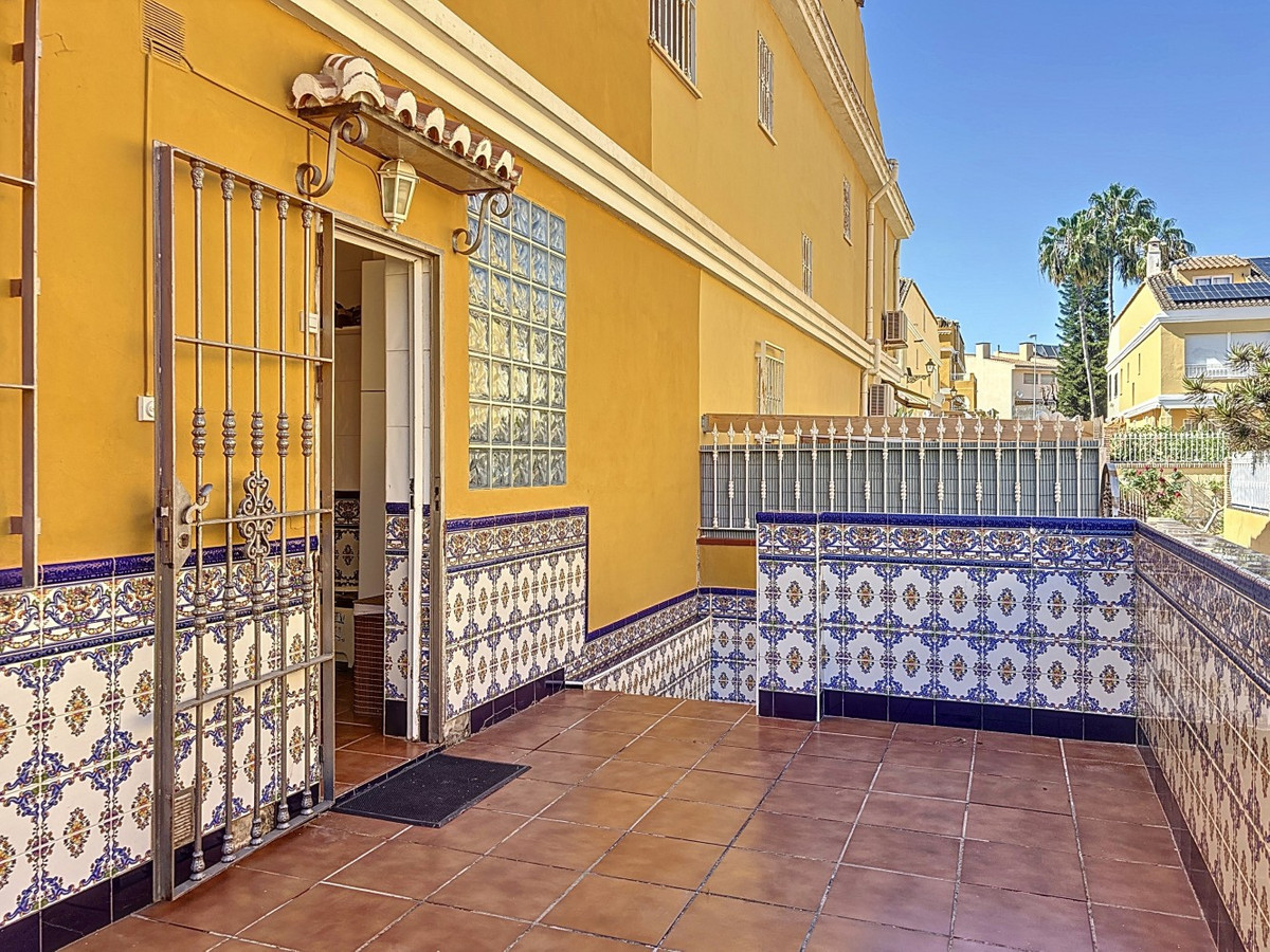 Se vende Pareada de 6 dormitorios en Costa Del Sol East, Málaga, España