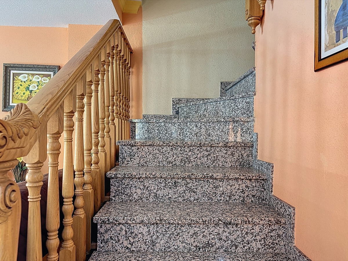 Se vende Pareada de 6 dormitorios en Costa Del Sol East, Málaga, España