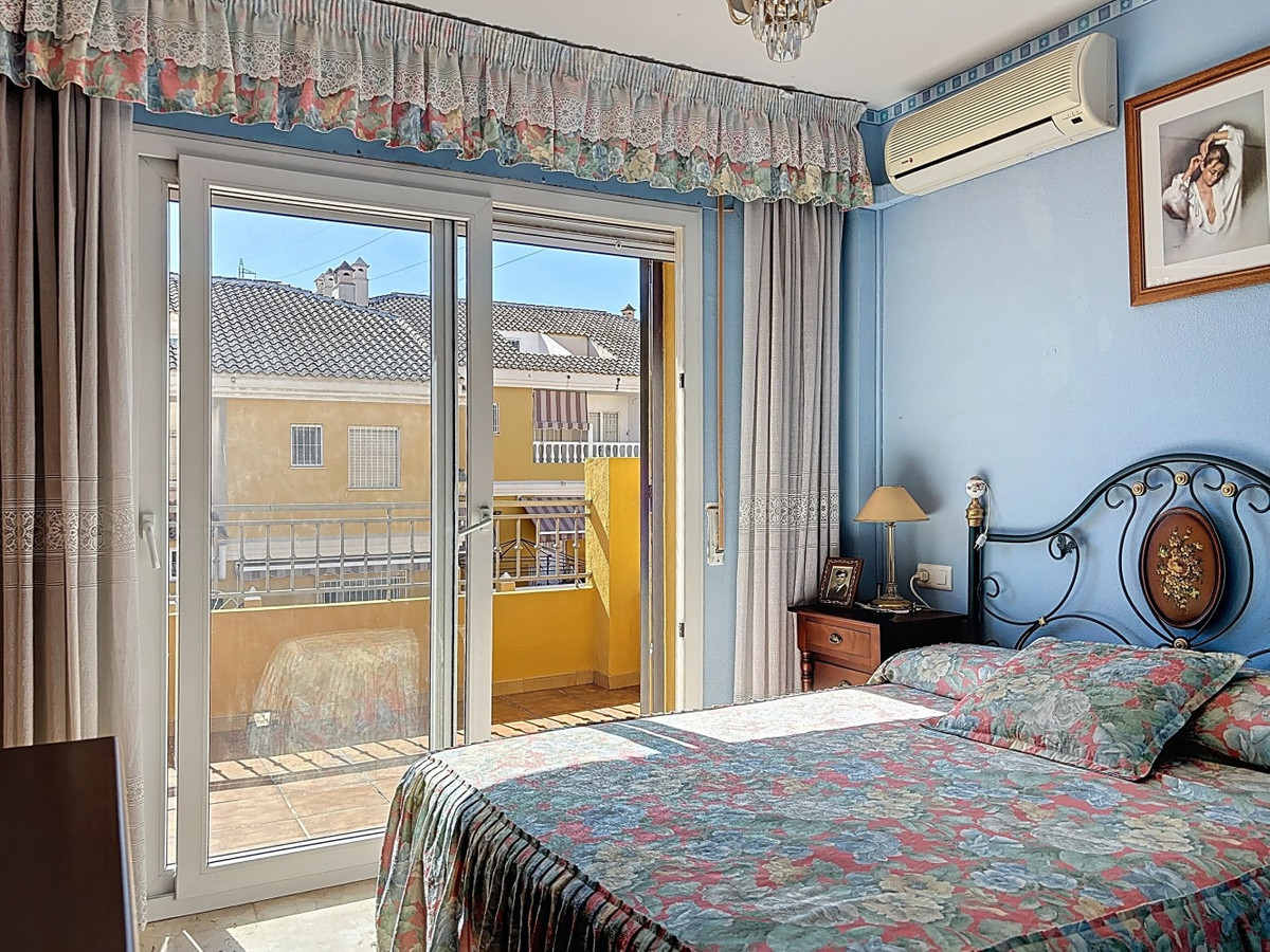Se vende Pareada de 6 dormitorios en Costa Del Sol East, Málaga, España