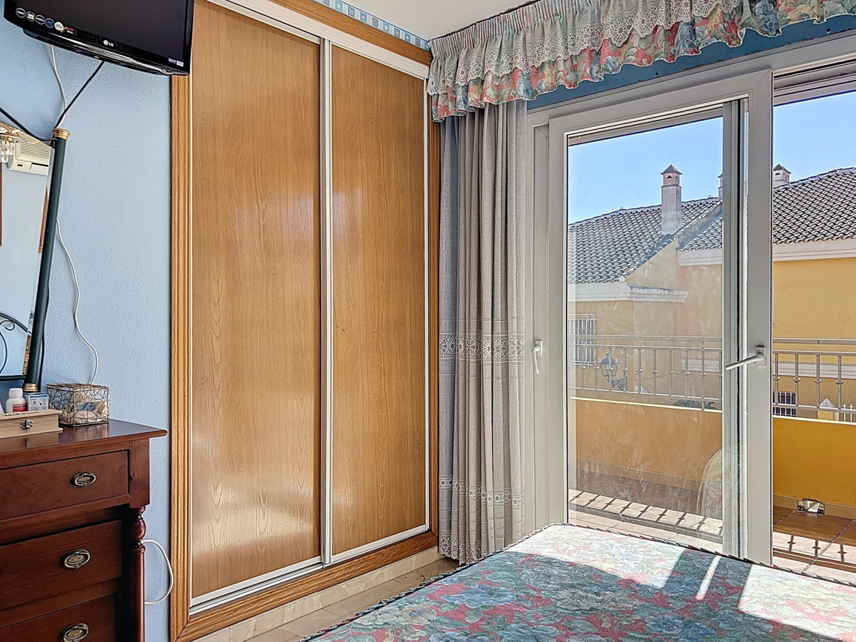 Se vende Pareada de 6 dormitorios en Costa Del Sol East, Málaga, España