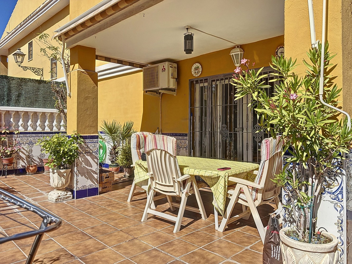 Se vende Pareada de 6 dormitorios en Costa Del Sol East, Málaga, España