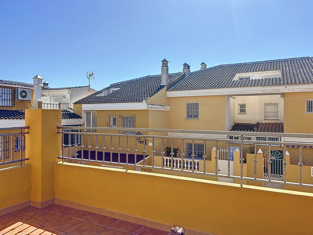 Se vende Pareada de 6 dormitorios en Costa Del Sol East, Málaga, España