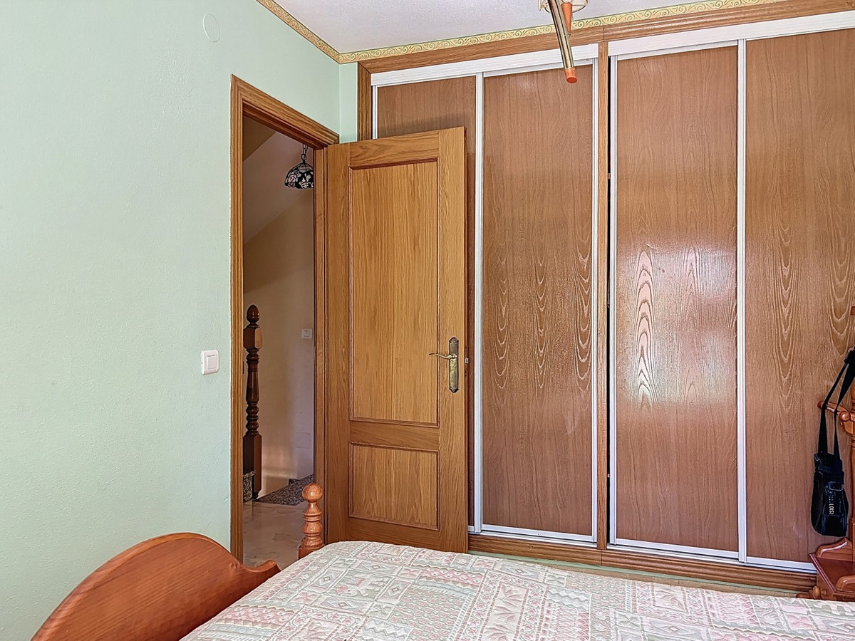 Se vende Pareada de 6 dormitorios en Costa Del Sol East, Málaga, España