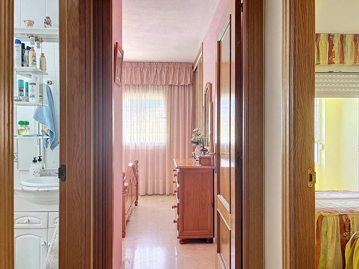 Se vende Pareada de 6 dormitorios en Costa Del Sol East, Málaga, España