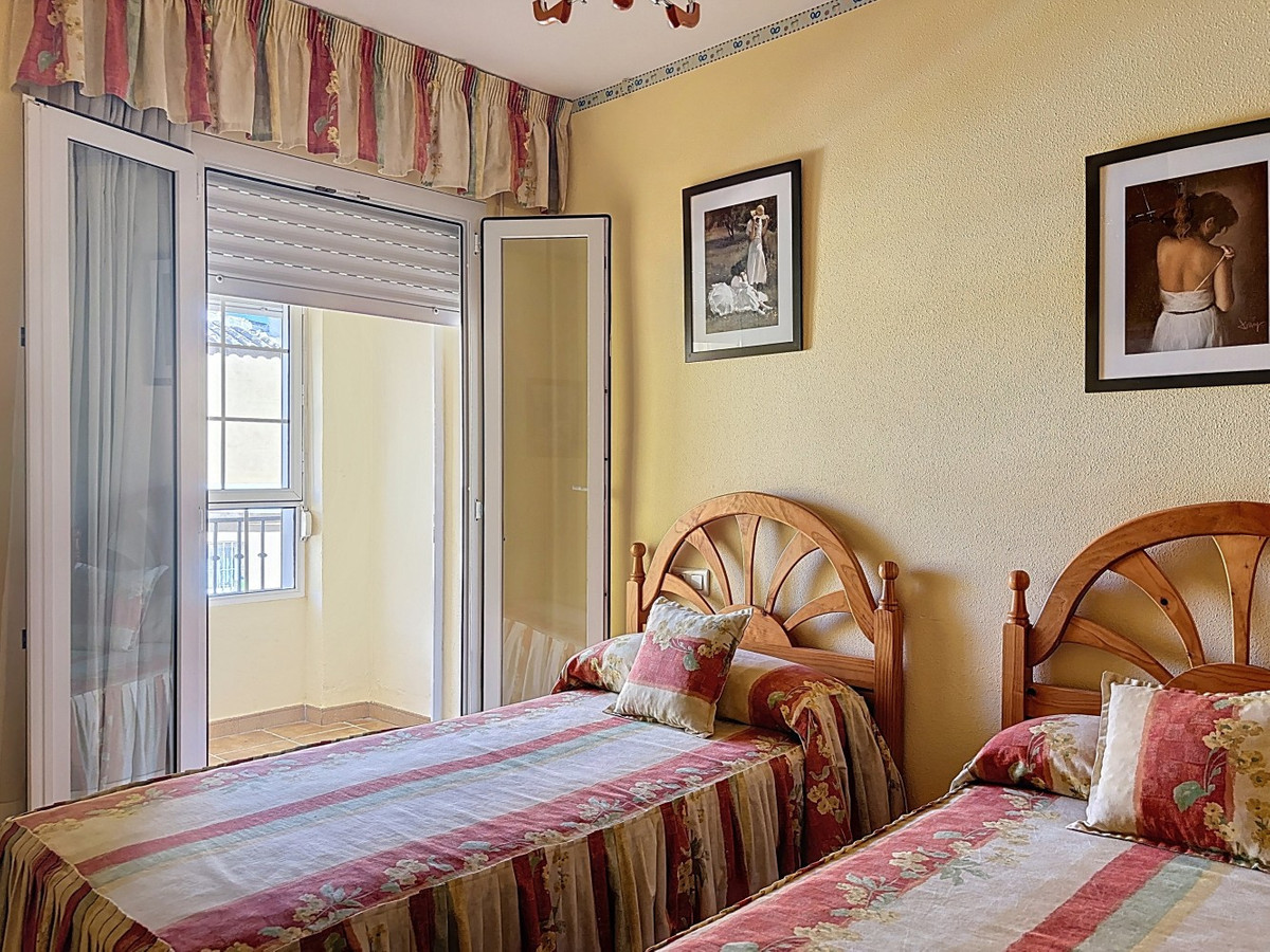 Se vende Pareada de 6 dormitorios en Costa Del Sol East, Málaga, España