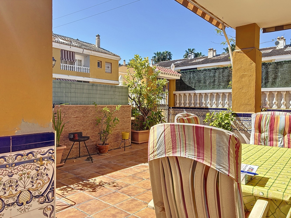 Se vende Pareada de 6 dormitorios en Costa Del Sol East, Málaga, España