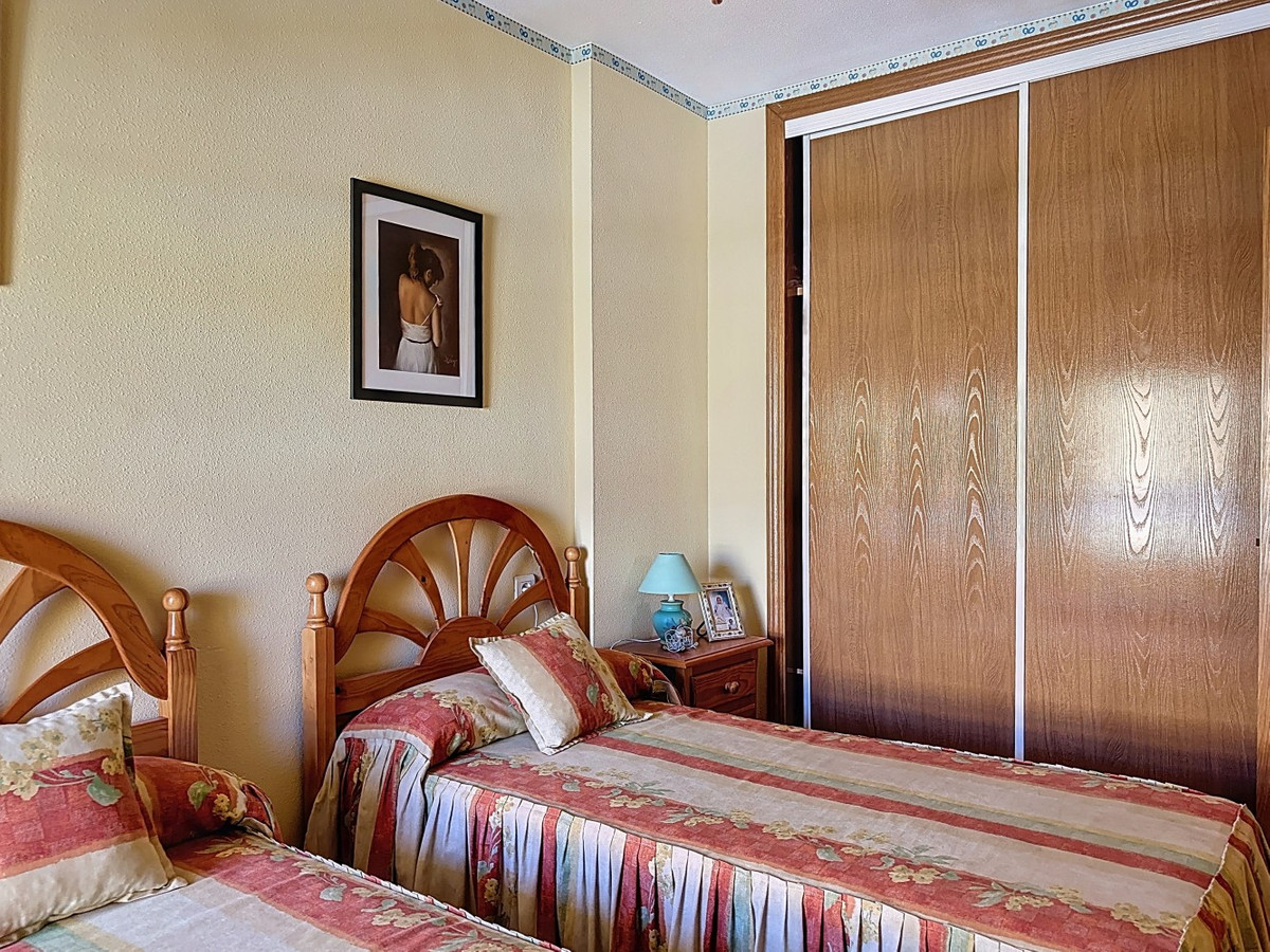 Se vende Pareada de 6 dormitorios en Costa Del Sol East, Málaga, España