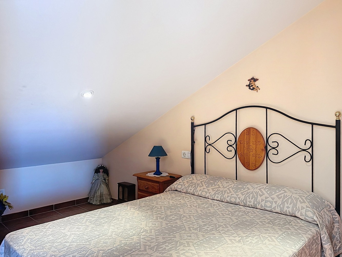 Se vende Pareada de 6 dormitorios en Costa Del Sol East, Málaga, España