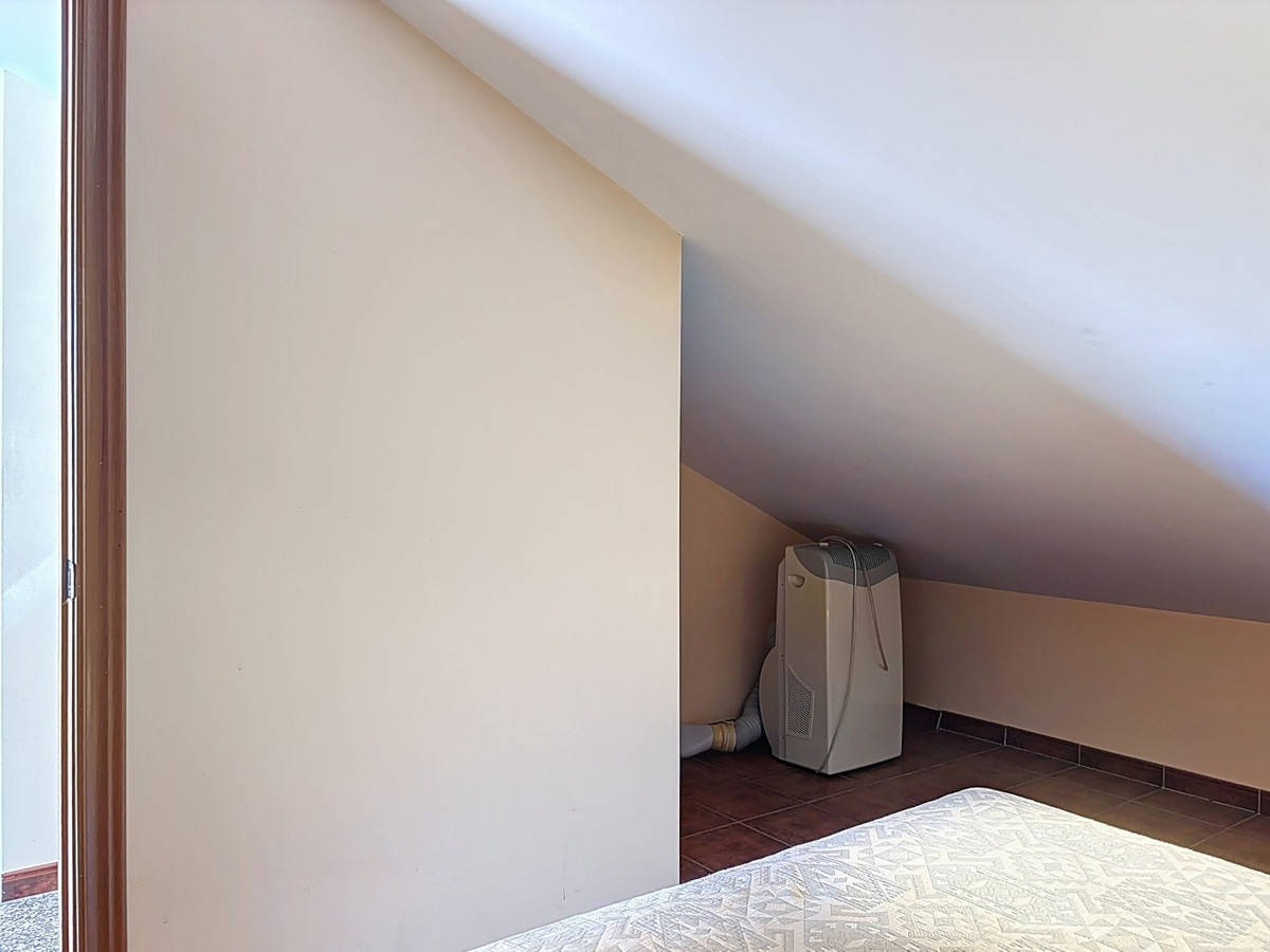 Se vende Pareada de 6 dormitorios en Costa Del Sol East, Málaga, España