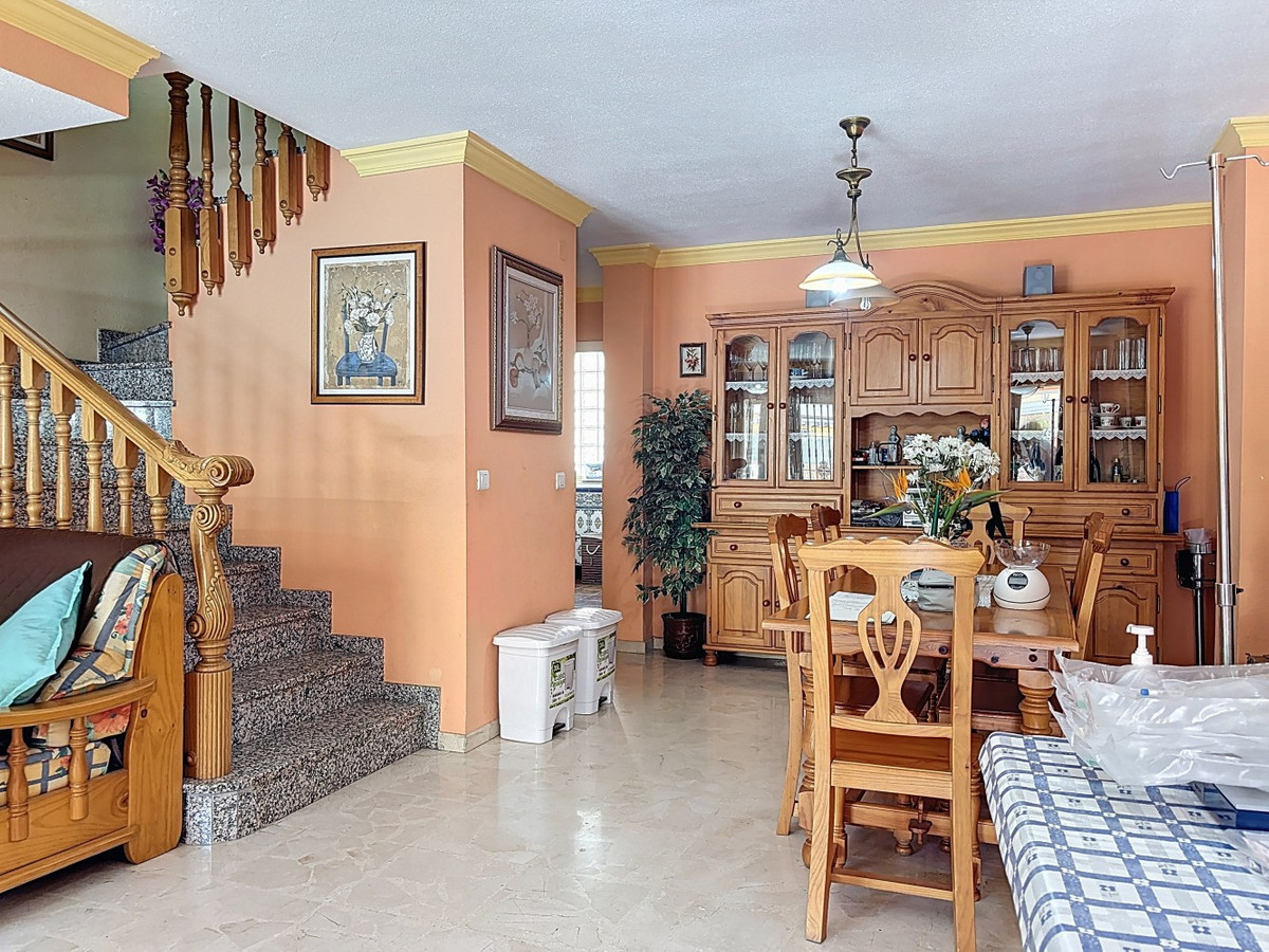 Se vende Pareada de 6 dormitorios en Costa Del Sol East, Málaga, España