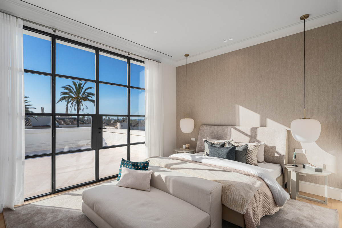 Se vende Villa - Chalet de 4 dormitorios en Costa Del Sol, Málaga, España