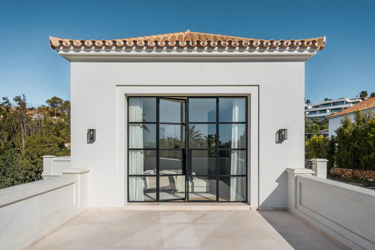 Se vende Villa - Chalet de 4 dormitorios en Costa Del Sol, Málaga, España