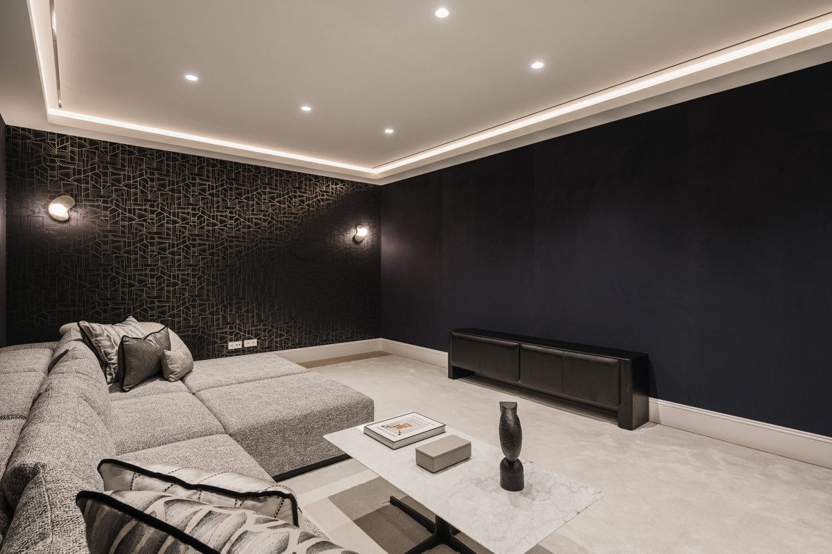 Se vende Villa - Chalet de 4 dormitorios en Costa Del Sol, Málaga, España