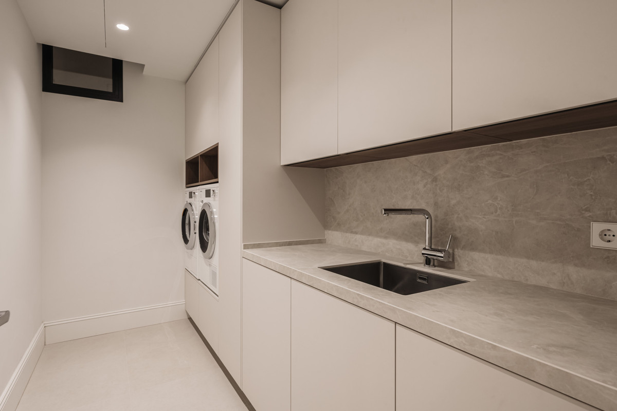 Se vende Villa - Chalet de 4 dormitorios en Costa Del Sol, Málaga, España