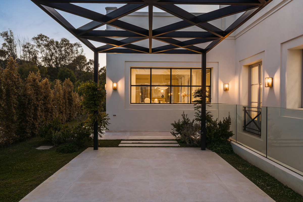 Se vende Villa - Chalet de 4 dormitorios en Costa Del Sol, Málaga, España